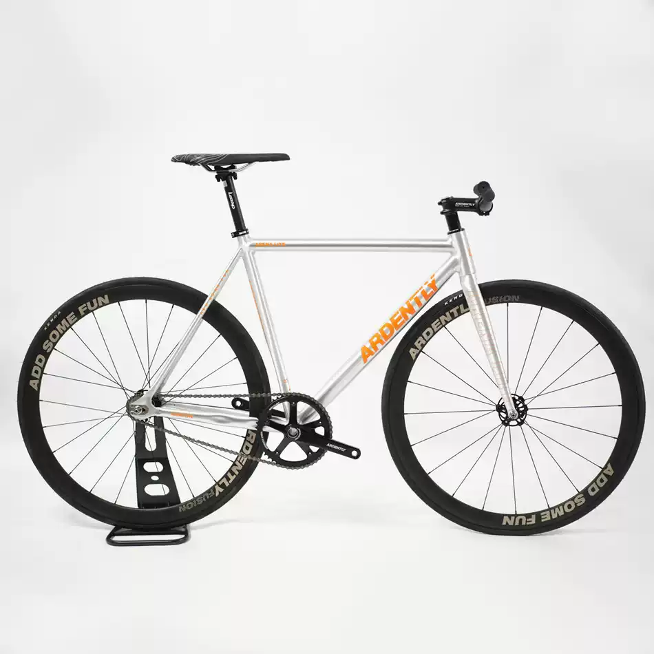 จักรยาน ARDENTLY ARENA LITE 6069 — Fixed Gear สนามแข่ง น้ำหนักเบา ปั่นแรง ดีไซน์สปอร์ตจัดเต็ม | โครงอลูมิเนียม 6069 | ล้อ 700C