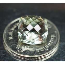 พลอยอะเมทิสต์สีเขียวเจียรตาข่าย 3.70 กะรัต AAA