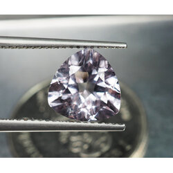 พลอยอะเมทิสต์สีชมพูอมม่วงหวาน 2.21 กะรัต AAA