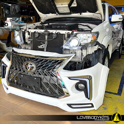 รีวิวงานติดตั้ง FORTUNER CHAMP 2012-2014 : กันชนหน้า LX + สเกิร์ตหลัง Amotriz + ครอบโลโก้ท้าย + ไฟท้ายลาย BMW สี smoke
