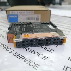 GRT1-ID4-1 PLC " OMRON "