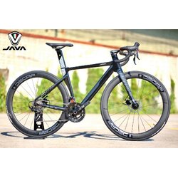 จักรยานเสือหมอบ JAVA SILURO 6 DISC ล้อ/แฮนด์/ตะเกียบ คาร์บอน ชุดขับ Shimano 22 Speed 105 mix Deca (2x11) ได้รับการรองรับมาตรฐาน 𝗨𝗖𝗜