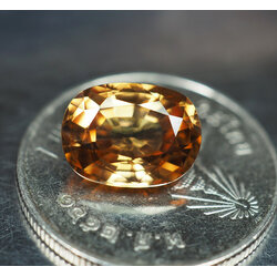 เพทายกัมพูชา 3.80 กะรัตสีเหลืองทองบ่อแก้วกัมพูชา (0645)