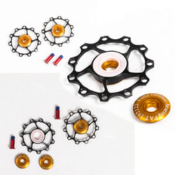 ลูกกลิ้งตีนผี KCNC Titanium Jockey Wheel CE 11T ใน 1ชุด มี 2 กล่อง ตัว Jockey Wheel ผลิตจาก Titanium ลูกปืน Fully Ceramic