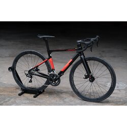 จักรยานเสือหมอบ JAVA VESUVIO DISC 22 สปีด เฟรมคาร์บอน แฮนด์อินทิเกรด ชุดเกียร์ 105 ล้อ 700c 2022