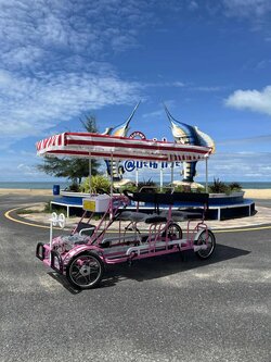 จักรยานหรรษา SURREY BIKE แบบ 4 คนปั่น+ 2 เก้าอี้เด็ก+ร่มกันแดด ปั่นพร้อมกัน หรรษาทั้งครอบครัว พร้อมได้ออกกำลังกาย