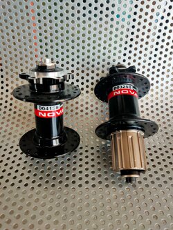 NOVATEC ดุมดิสหน้า-หลัง MTB, D041SB + D032SB-SA, รุ่น 6 รู, 36H, 9-11 Spd, สีดำ, มีกล่อง