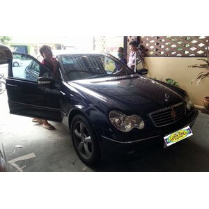 พรมปูพื้นรถเข้ารูป Benz C200 W203 (ตาถั่ว)