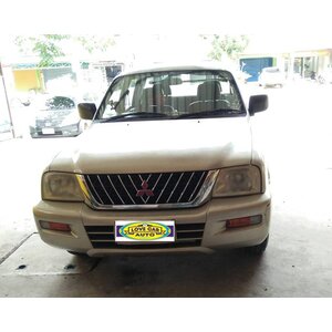 พรมปูพื้นรถเข้ารูป Mitsubishi Strada 4 ประตู