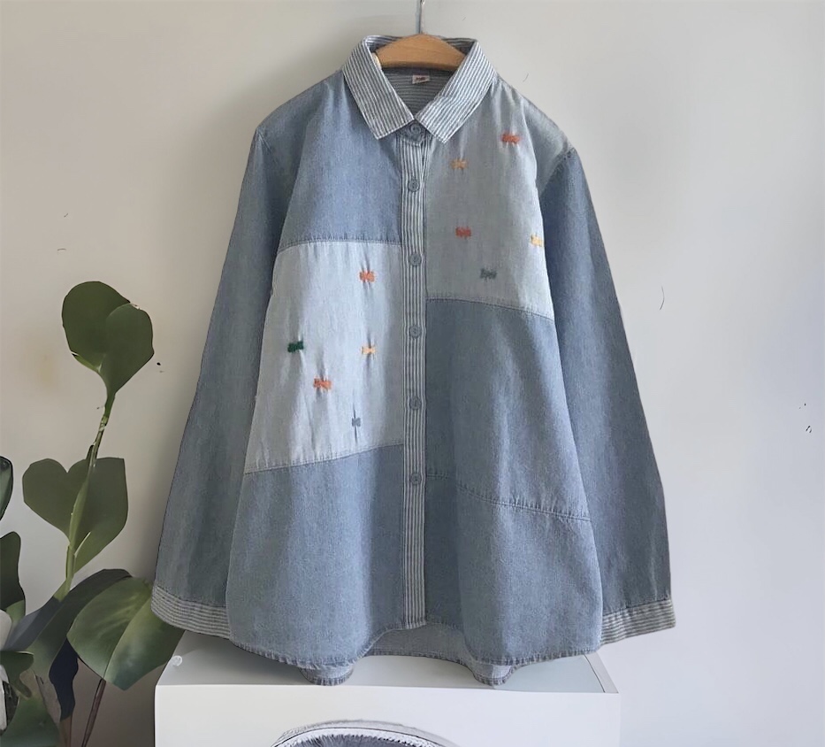 เสื้อเชิ้ตยีนส์ต่อลายแต่งลายปักโบว์ไหมพรมสี