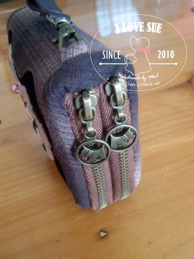 กระเป๋าสองซิปย่อขนาด - ลายนี้ไม่รับทำซ้ำ แจ้งลายใหม่ได้ค่ะ