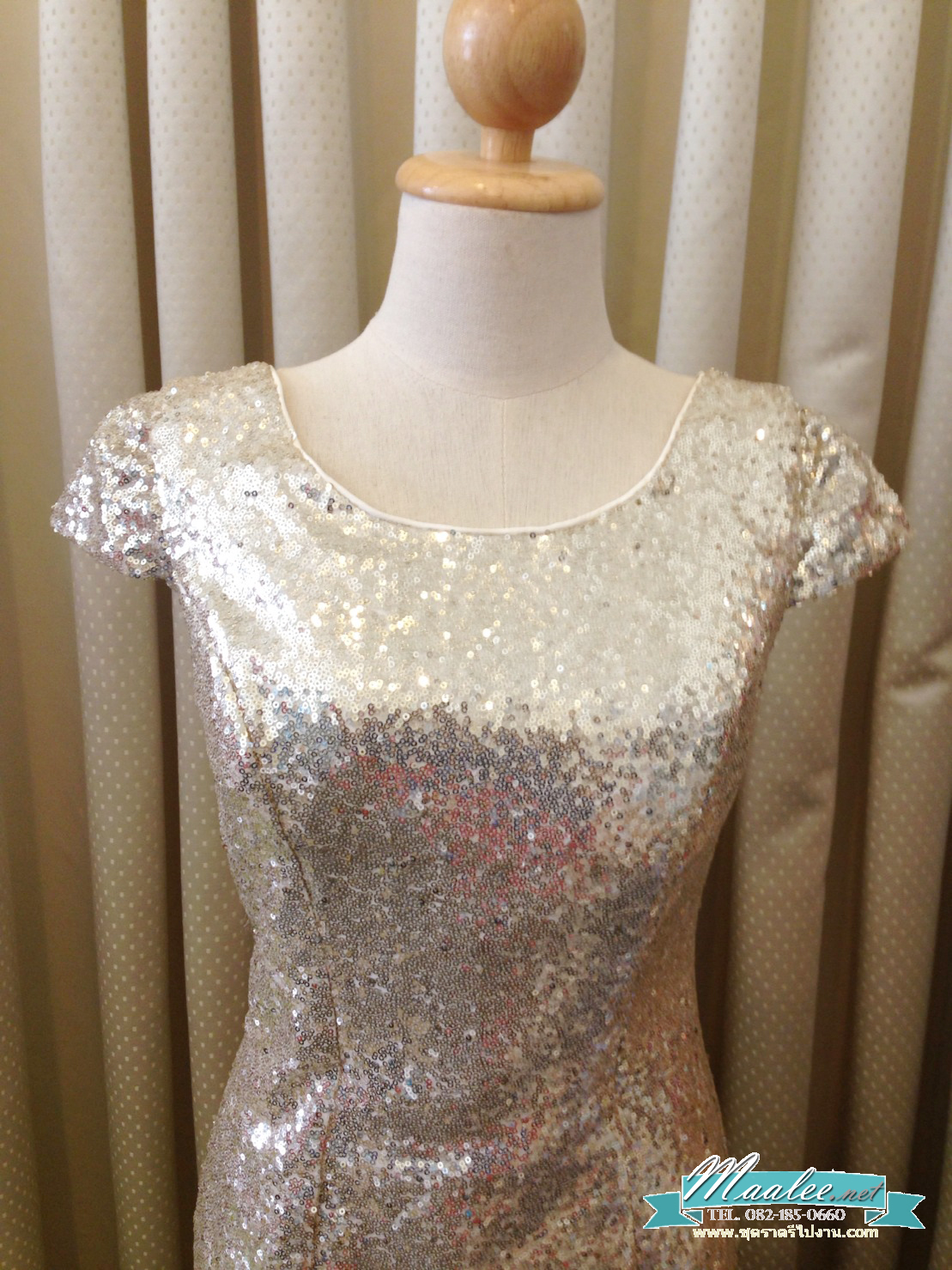 พร้อมส่ง ชุดราตรียาว แบบแขนสั้น ผ้าหลัง สีเทา เนื้อผ้าแต่งเลื่อมทั้งตัว ทรงหางปลา