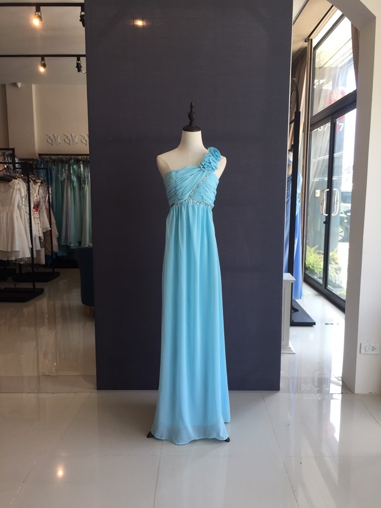 พร้อมส่ง ชุดราตรียาว เกาะอก ไหล่เดียว จับจีบเก๋ แต่งแถบคริสตัลช่วงอก สีแดง