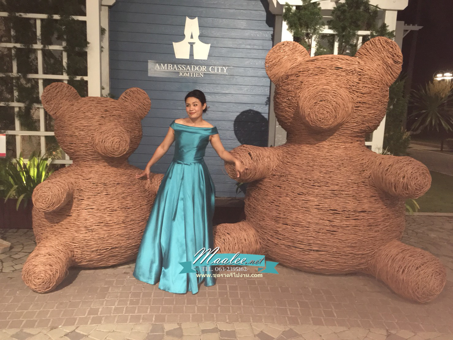 พร้อมเช่า ชุดราตรียาว แบบไหล่ปาด สไตล์วินเทจผ้าไหมดัชเชส กระโปรงทรงA แต่งโบว์2ชั้น ช่วงเอว สีเขียวน้ำทะเล (เชือกผูกหลัง)