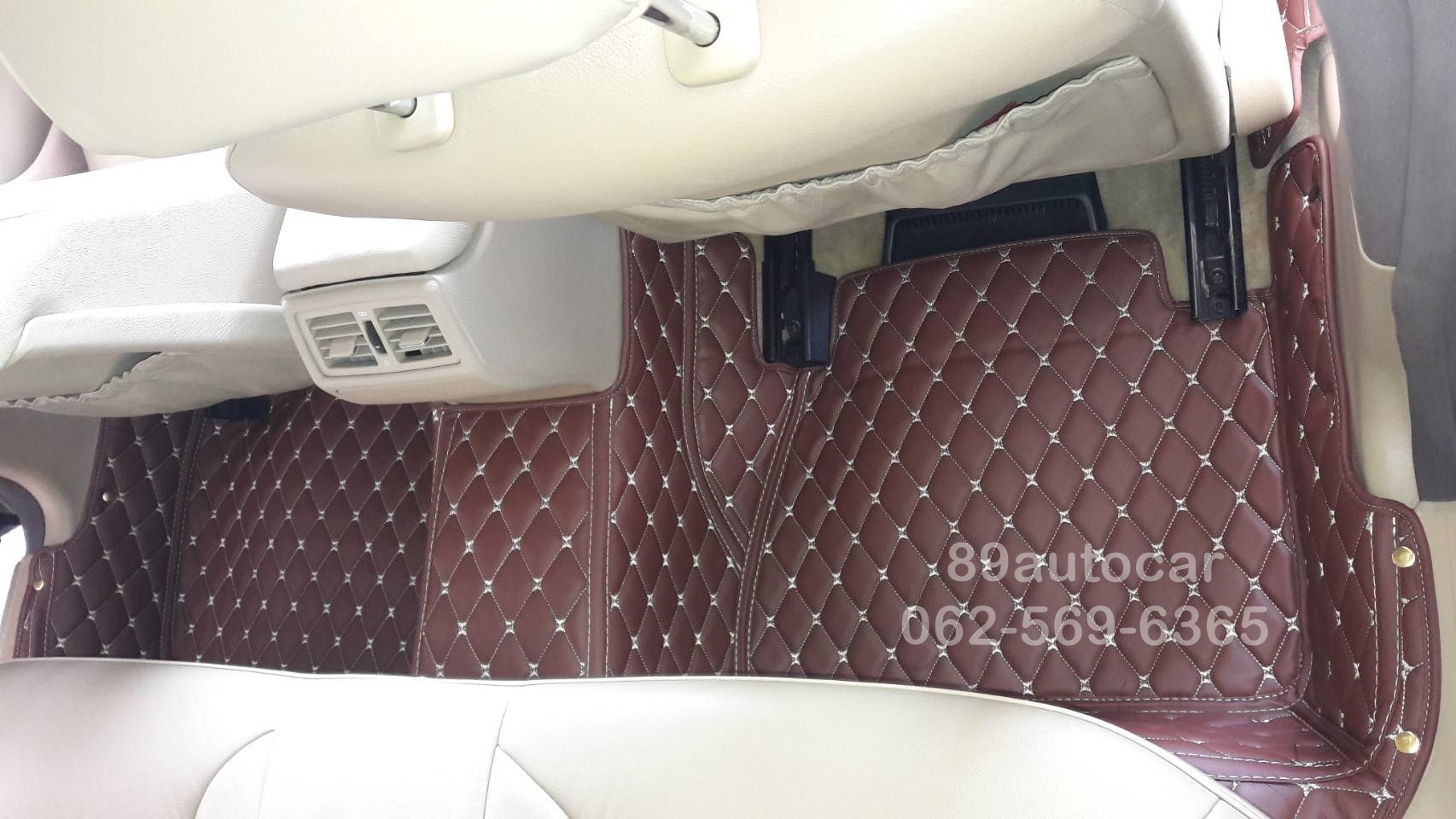 พรมในรถยนต์ Benz E240 W210 ปูพรม6D สีกาแฟ เข้ารูป เต็มคัน