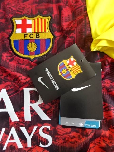 เสื้อฟุตบอล ทีมสโมสรบาร์เซโลน่า ชุดฝึกซ้อม Prematch Training 2013/14 ใหม่ M-Size / BARCELONA Football Shirt Prematch Training Kit 2013/14 Jersey NEW M-Size
