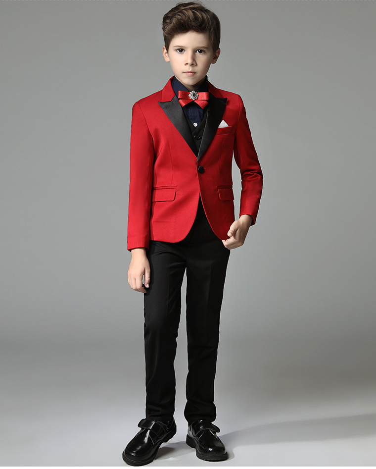 Pre-order ชุดสูทเด็กชาย สีแดง ปกคอสีดำ แบบเรียบหรู