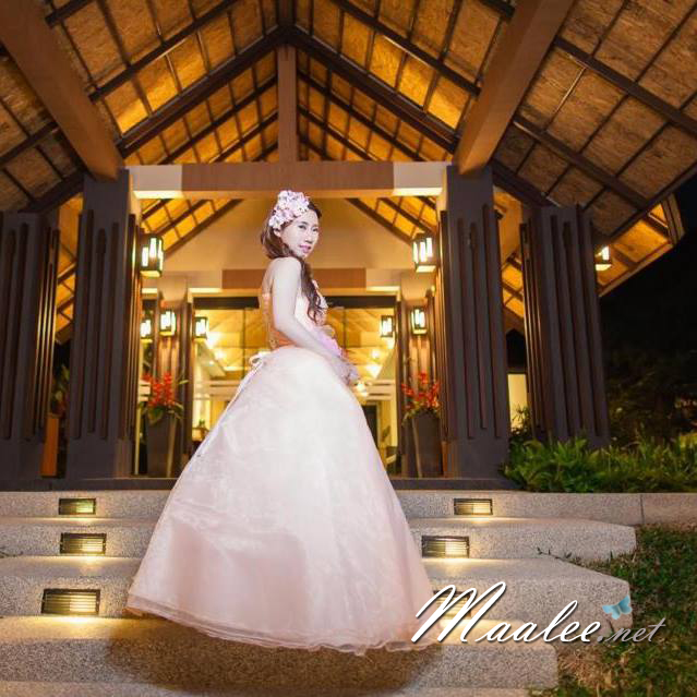 พร้อมเช่า ชุดแฟนซี ชุดราตรียาว ไหล่เฉียง สีชมพูอมส้ม Pastel สวยหวาน กระโปรงผ้าแก้วน่ารักมาก