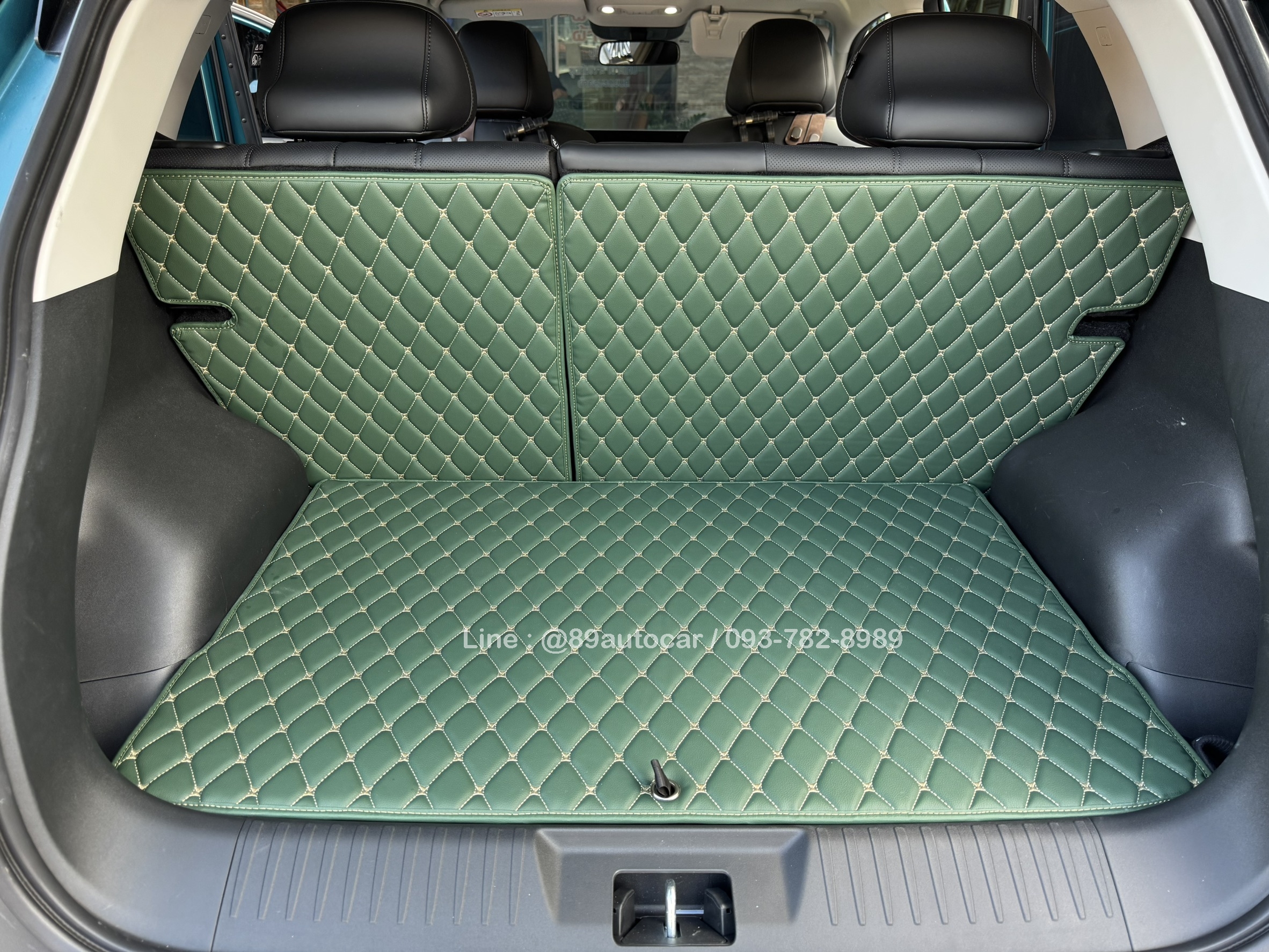 พรมปูพื้นรถยนต์ Aion UT ปูพรม6D สีเขียวด้ายทอง เต็มคัน