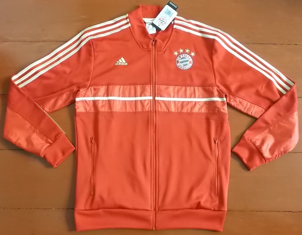 เสื้อฟุตบอล ทีมสโมสรบาเยิร์น มิวนิค ชุดเสื้อแจ็คเก็ต Anthem Jacket 2012/13 ใหม่ M-Size / BAYERN MUNICH Football Shirt Anthem Jacket Kit 2012/13 Jersey NEW M-Size