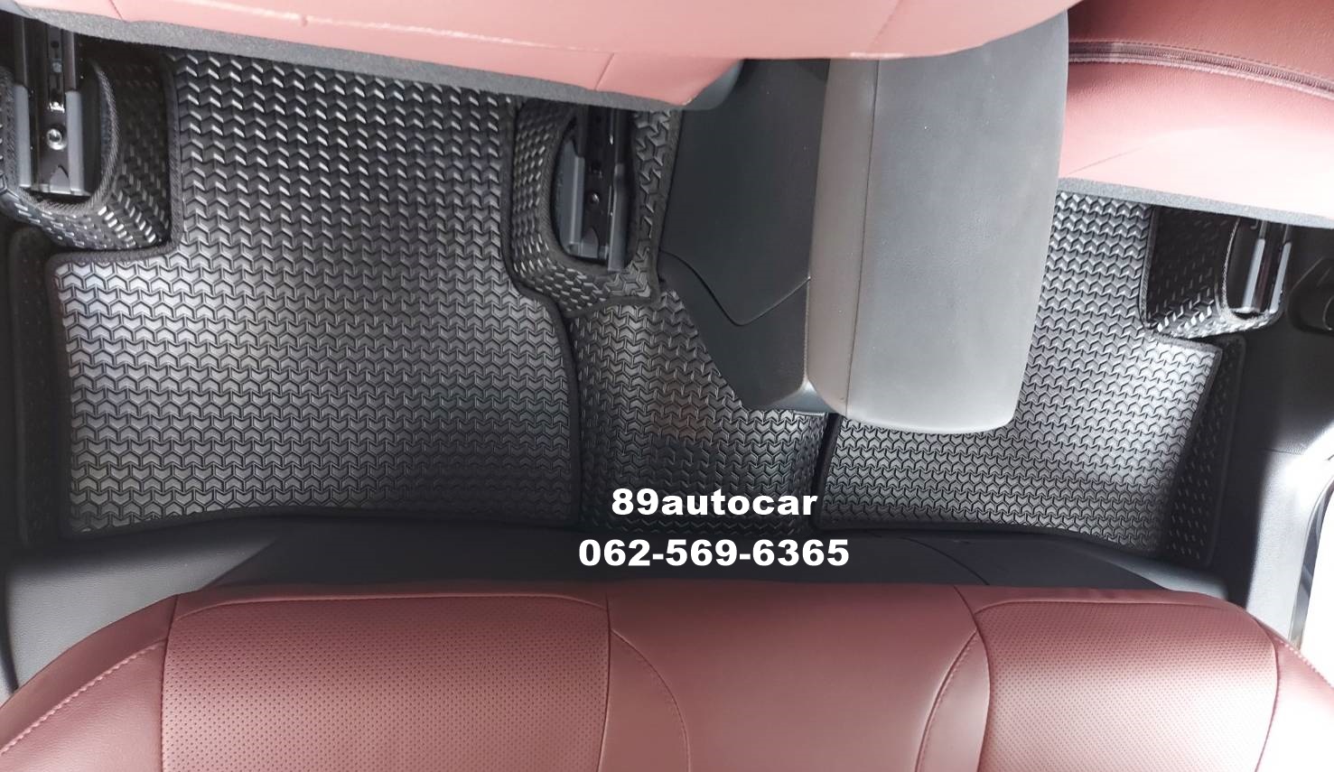ผ้ายางปูพื้นรถยนต์ Toyota Cross ปูลายธนูสีดำ เต็มคัน