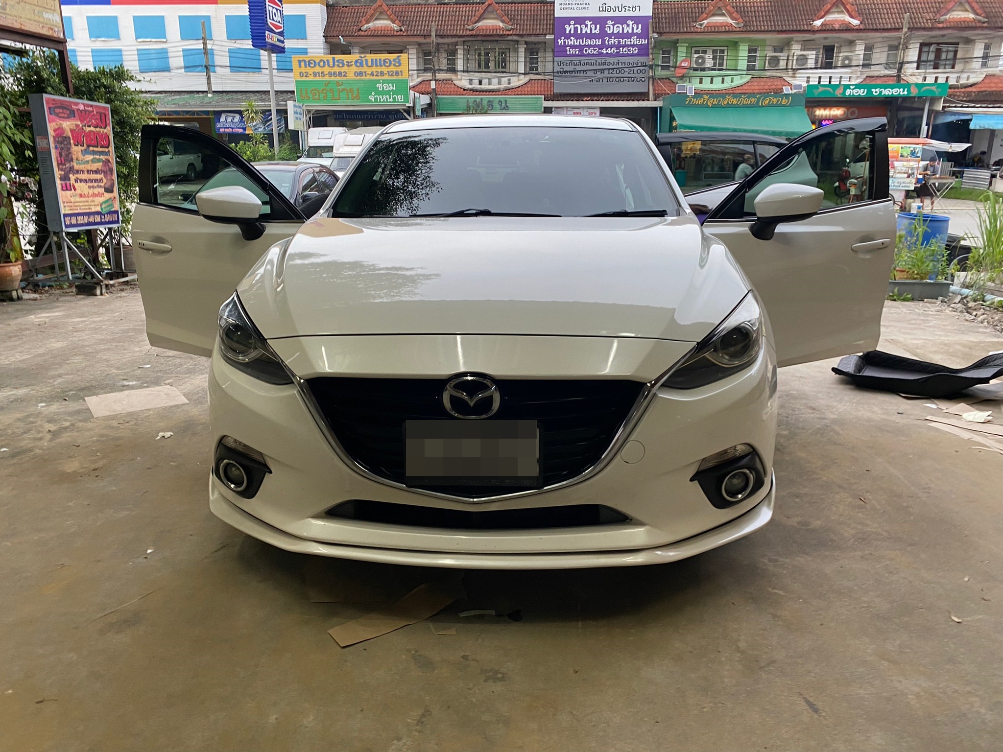 Mazda 3 2016 ปูพรม8D สีดำล้วนเย็บติดไวนิลเทา เข้ารูป