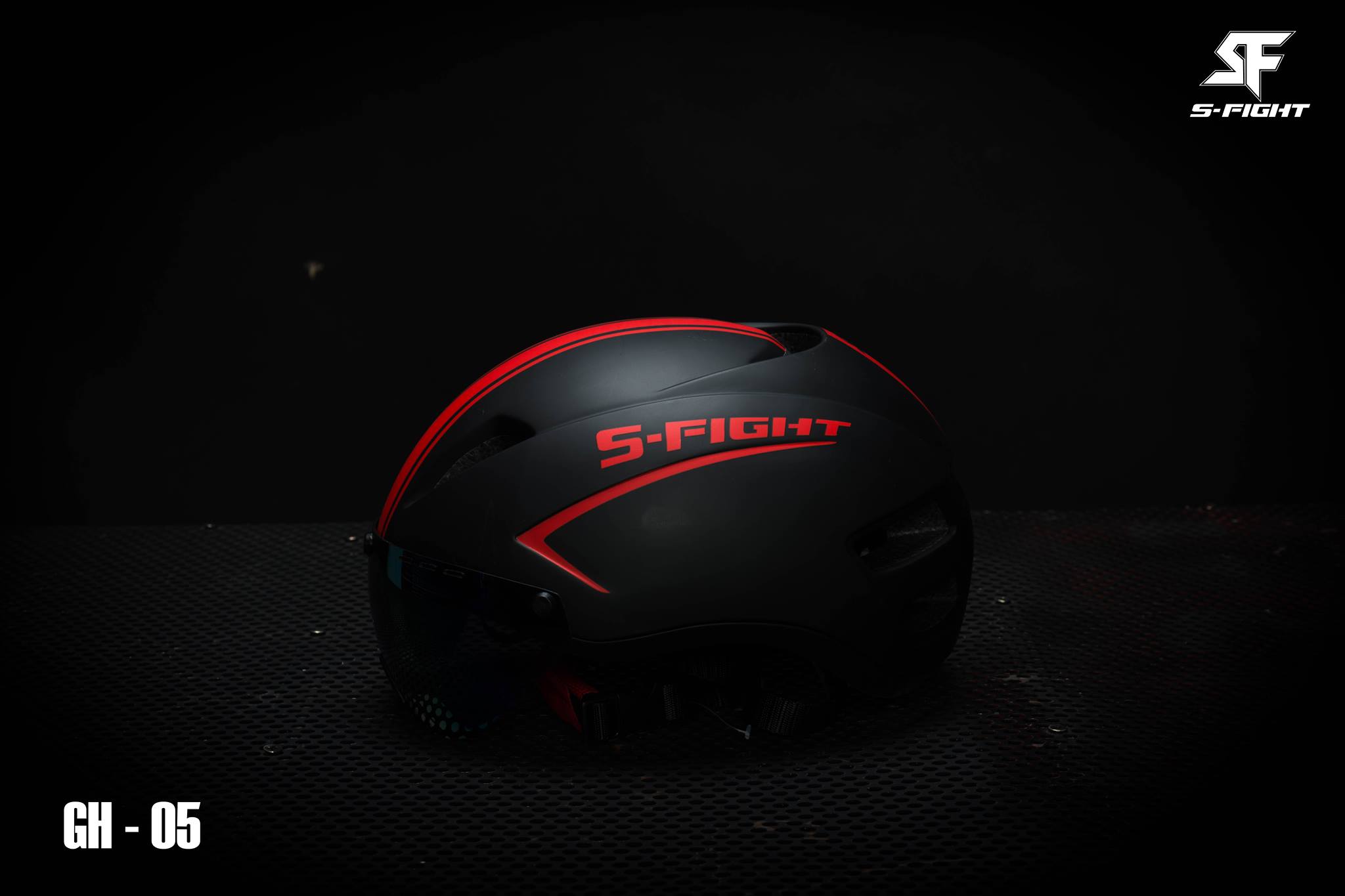 หมวก S-Fight AERO HELMET, GH-05 รอบศรีษะ 54-58 cm มีแว่นในตัว แว่นเป็นแบบแม่เหล็ก ถ้าไม่ใช้พลิกแว่นเก็บได้