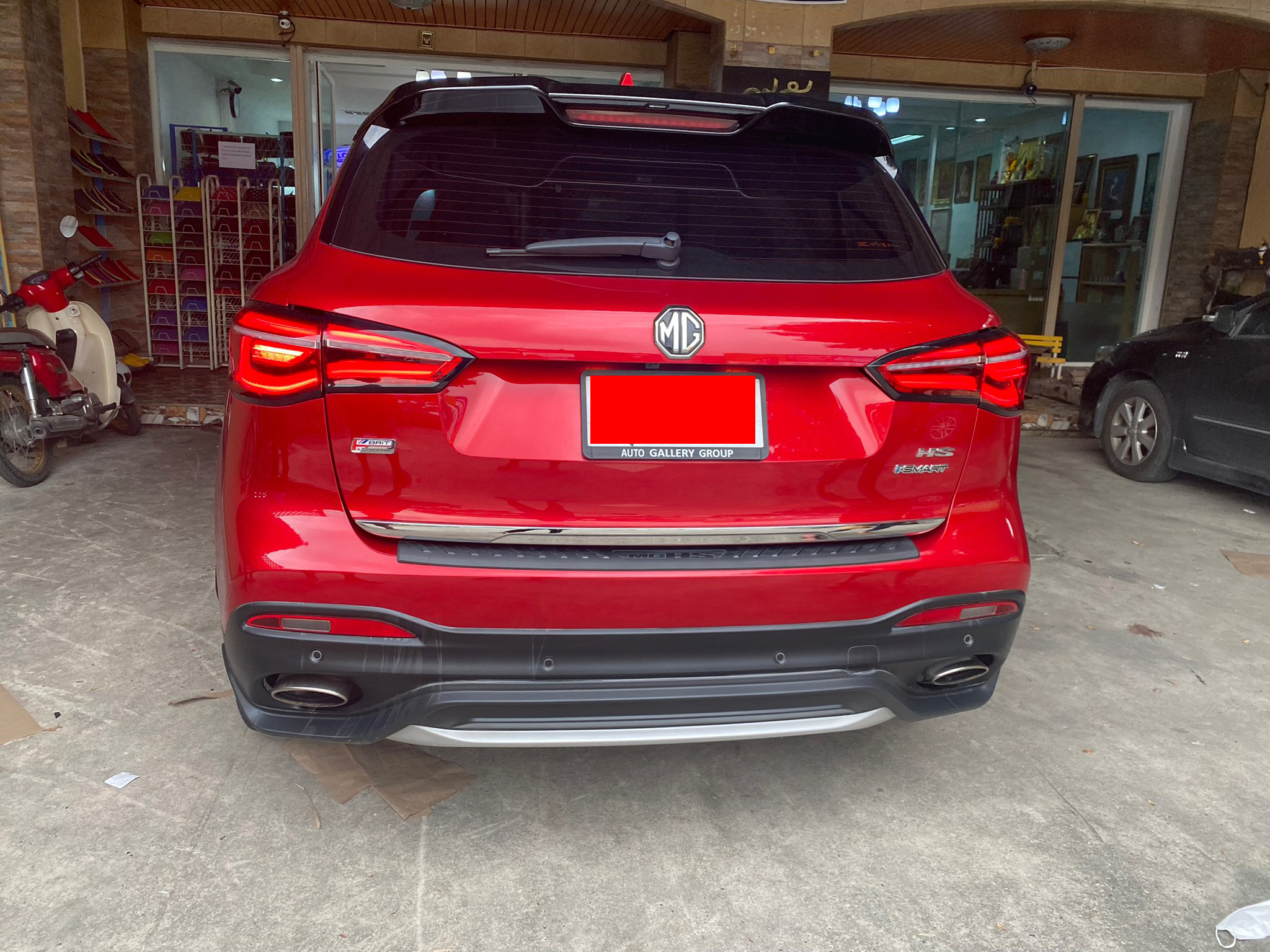 พรมรถยนต์ MG HS ปูพรม7D สีดำด้ายแดง + พรมดักฝุ่นสีแดง เข้ารูป เต็มคัน