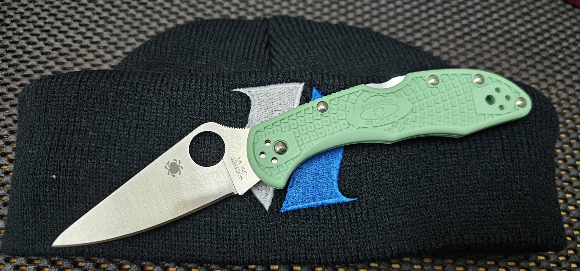 Spyderco M4 Delica 4 Lock Back Knife Mint FRN (2.88" Satin M4) C11FPGRM4พร้อมของแถม
