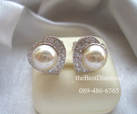 สินค้าหมด+++BE507RD+++ต่างหู pearl in Heart+++ ต่างหูมุก ดูดี หรูหรา ดีไซน์เก๋ มุกอยู่ตรงกลาง โดยขอบเพชรเป็นรูปหัวใจ ดูผู้ดีสุดๆ