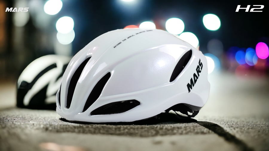 หมวกจักรยาน MARS รุ่น H2 ทรง Aerodynamic พร้อมเคลือบสี Pearlized