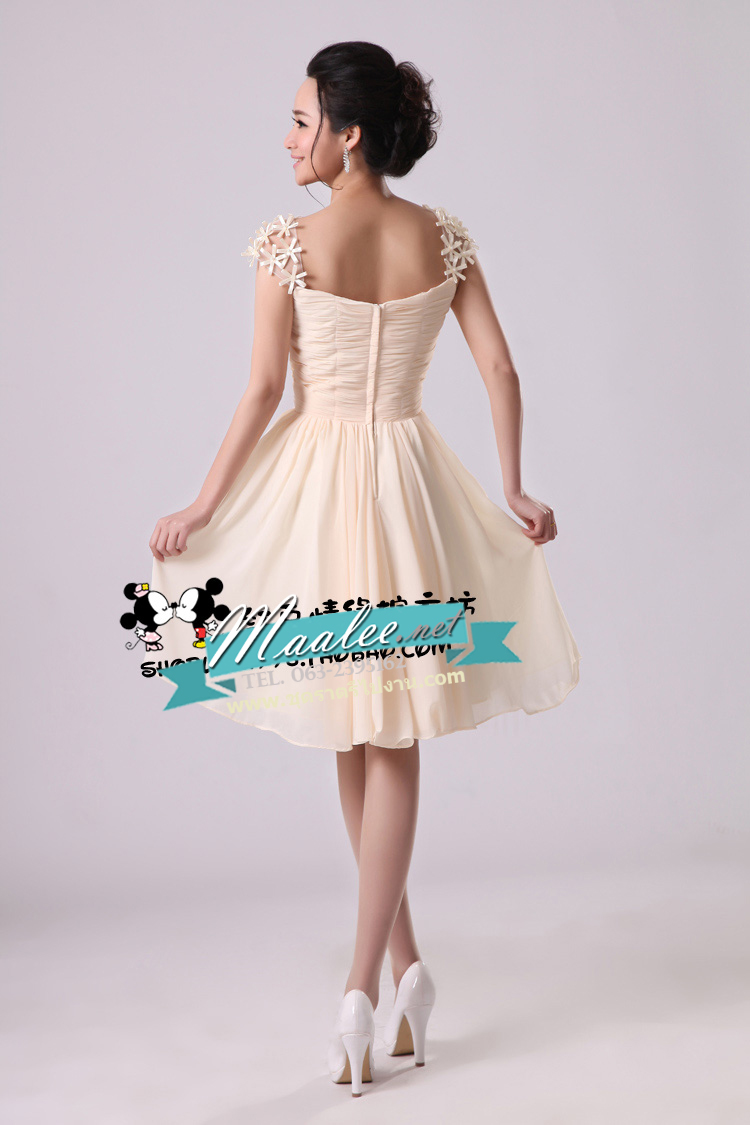 พร้อมส่ง ชุดราตรีสั้น สีครีม จับเดรปอกรูปหัวใจ ไหล่แต่งดอกไม้ 3 มิติสวยหวาน