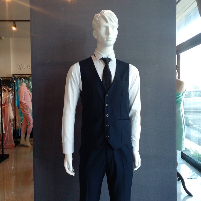 พร้อมเช่า ชุดสูทชาย สีกรมท่า 2 กระดุม งานละเอียด (พร้อมเสื้อกั๊ก)