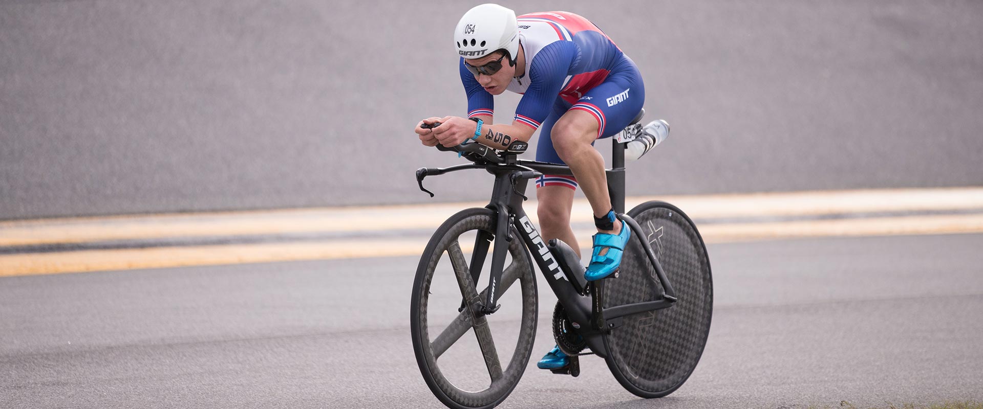 หมวกจักรยาน GIANT Rivet TT Western Triathlon Helmet, 800000719