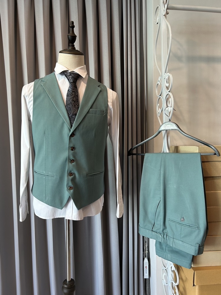 พร้อมเช่า เสื้อสูทชาย สีเขียวมิ้นต์เข้ม สีเขียวพาสเทล Dark Pastel Mint Green (พร้อมเสื้อกั๊ก)