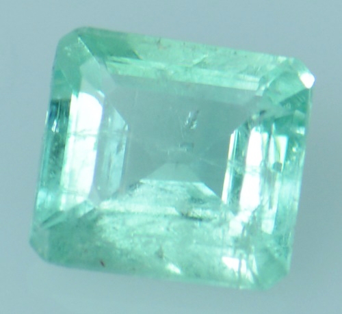 พลอยมรกตดิบ (Emerald) 0.55 กะรัต No oil