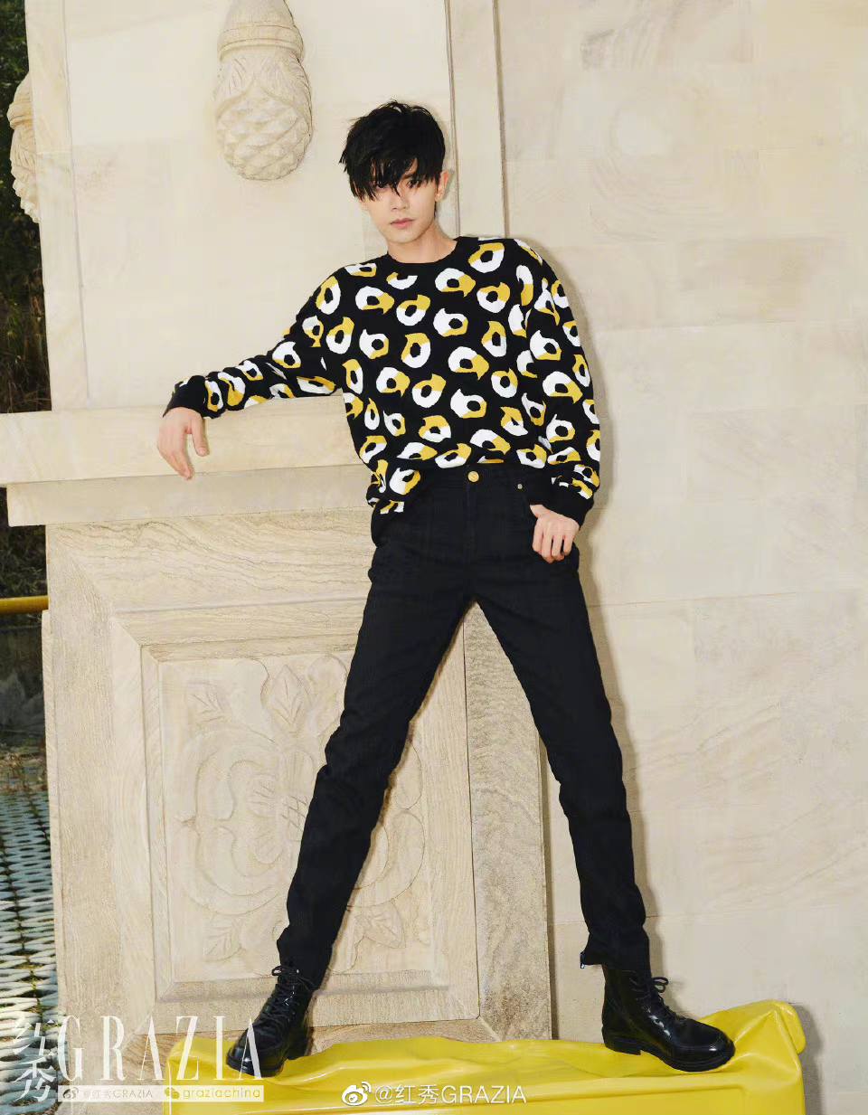 นิตยสาร Grazia Vol.595 เหรินเจียหลุน +โปสเตอร์พร้อมกระบอก