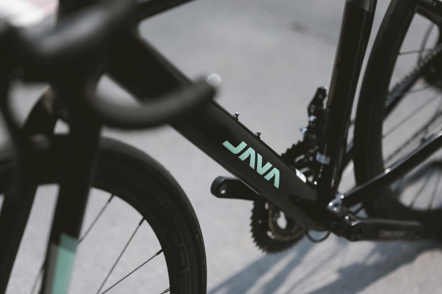 จักรยานเสือหมอบ JAVA AURIGA ชุดขับ DECA Shimano Sora 18speeds เฟรมอลูมิเนียม ลบรอยเชื่อม แฮนด์อลูมิเนียม lntegrated 700c