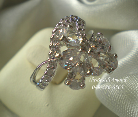 BR603RD+++แหวน WoW Flower+++สวยมากๆๆ ใส่แล้วแนบไปกับนิ้วเลยค่ะ ใช้เพชรหยดน้ำ ผสมผสานกับเพชรกลม เพชรแพรวพราว สวยมากๆๆ ดีไซน์เก๋น่ารักมาก