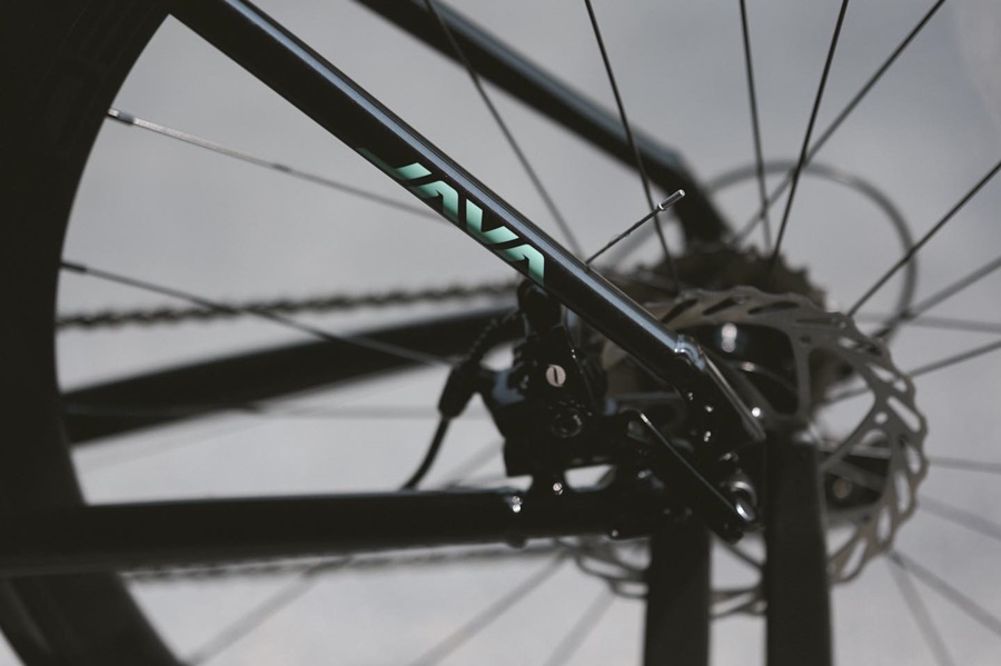 จักรยานเสือหมอบ JAVA AURIGA ชุดขับ DECA Shimano Sora 18speeds เฟรมอลูมิเนียม ลบรอยเชื่อม แฮนด์อลูมิเนียม lntegrated 700c