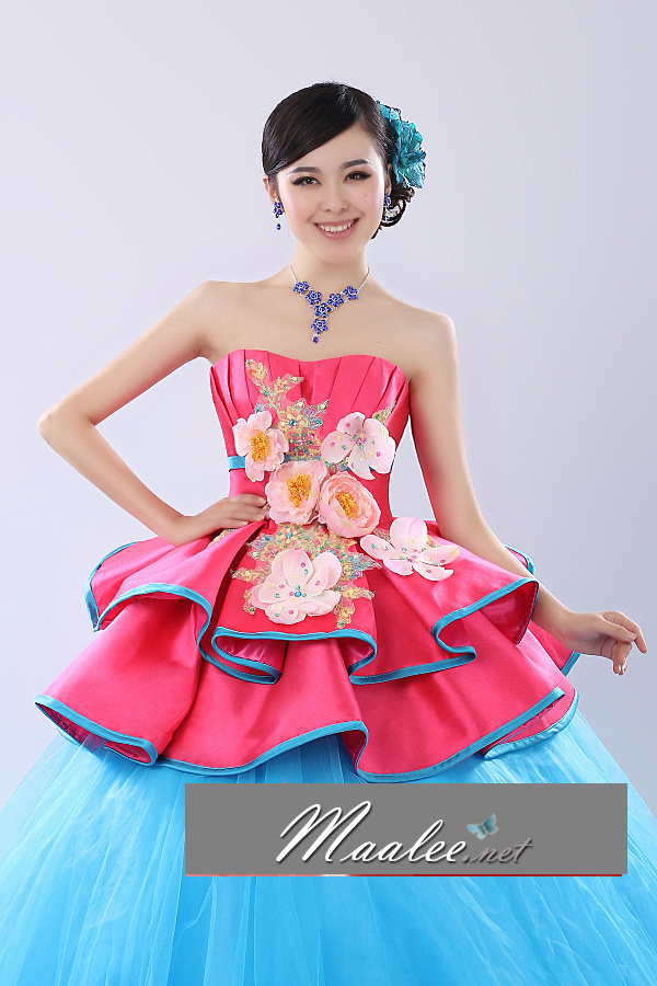 พร้อมเช่า ชุดแฟนซี ชุดราตรียาว เกาะอก สีฟ้า แต่งระบายสีบานเย็นสวย สองชั้น