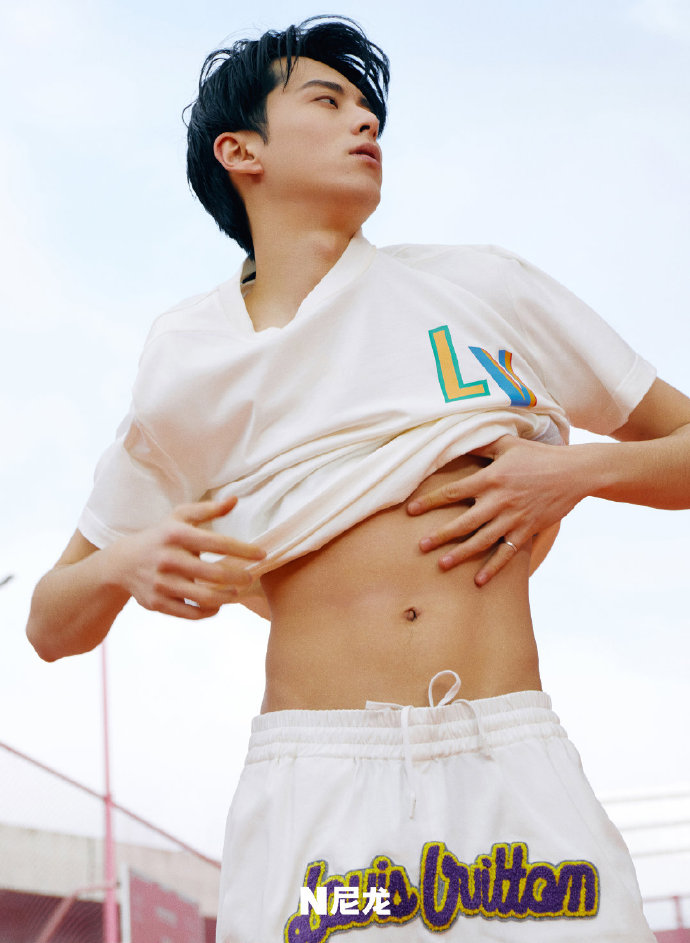 นิตยสาร NYLON ปก หวังเห้อตี้ ฉบับเดือน 5/21