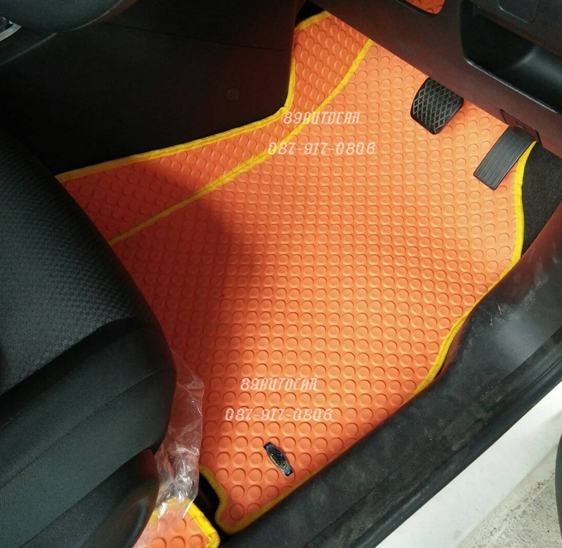 พรมรถยนต์สั่งตัด MG3 ลายกระดุมสีส้มขอบเหลือง
