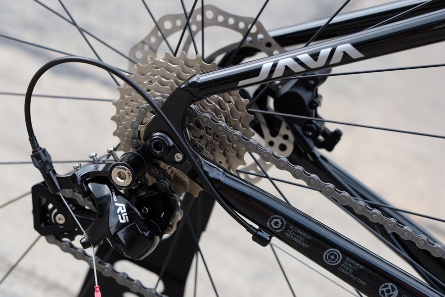 จักรยานเสือหมอบ JAVA AURIGA ชุดขับ L-TWOO-R5 18speeds เฟรมอลูมิเนียม ซ่อนสาย ลบรอยเชื่อม แฮนด์อลูมิเนียม lntegrated 700c มีสินค้า 𝐒𝐢𝐳𝐞 𝟒𝟖