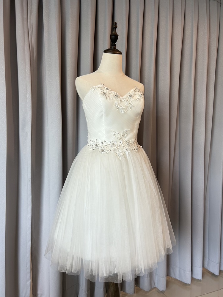 พร้อมเช่า ชุดแฟนซี ชุดราตรีสั้นเกาะอก สีขาว (เชือกผูกหลัง)