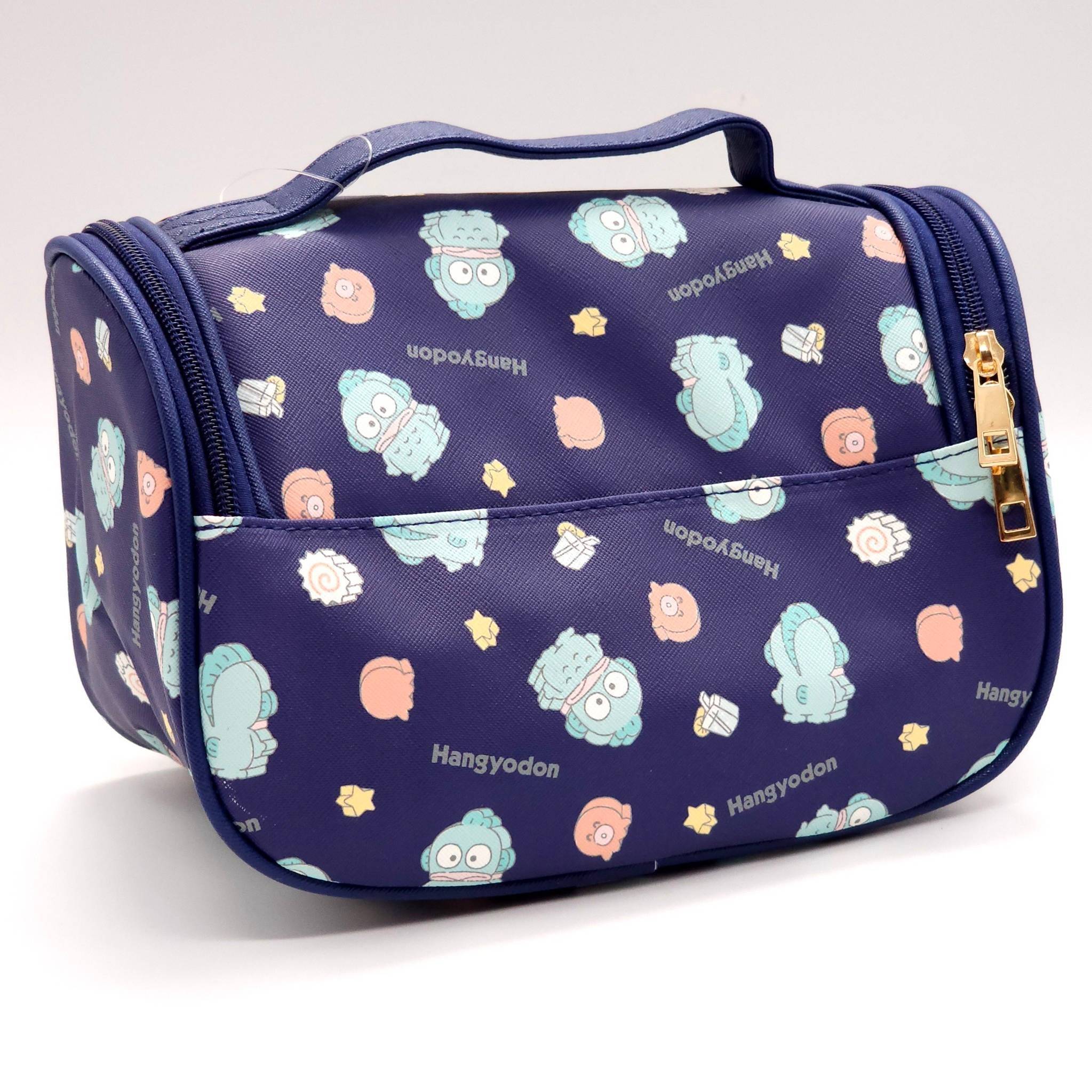 กระเป๋าใส่เครื่องสำอาง ลิขสิทธิ์แท้จาก Sanrio และมีซิปรอบกระเป๋า เปิด-ปิด มีลาย Dalmatians,Winnie The Pooh,Hangyodon,Pocchaco,Snoopy Peanuts