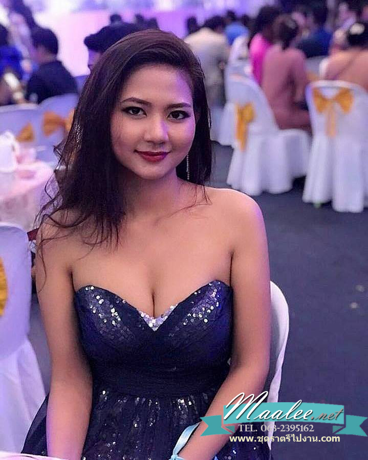 พร้อมเช่า ชุดราตรียาว เกาะอก สีกรมท่า ตัวชุดสวยหรู แต่งเลื่อมทั้งชุด ผ้าด้านนอกเป็นผ้าชีฟอง (เชือกผูกหลัง)