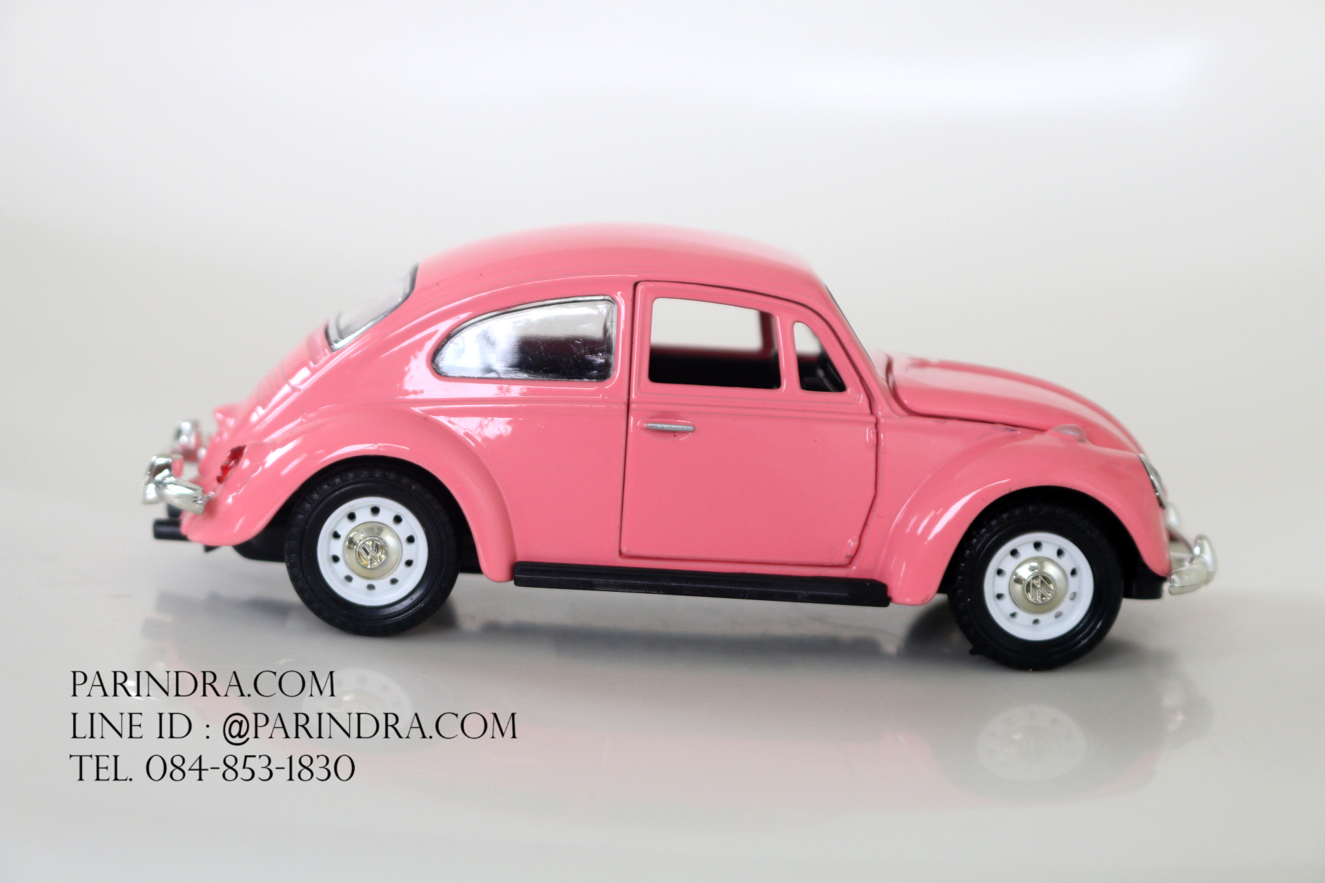 โมเดลรถเหล็กรถเต่า Volkswagen 1967 อัตราส่วน 1:32 สีชมพู