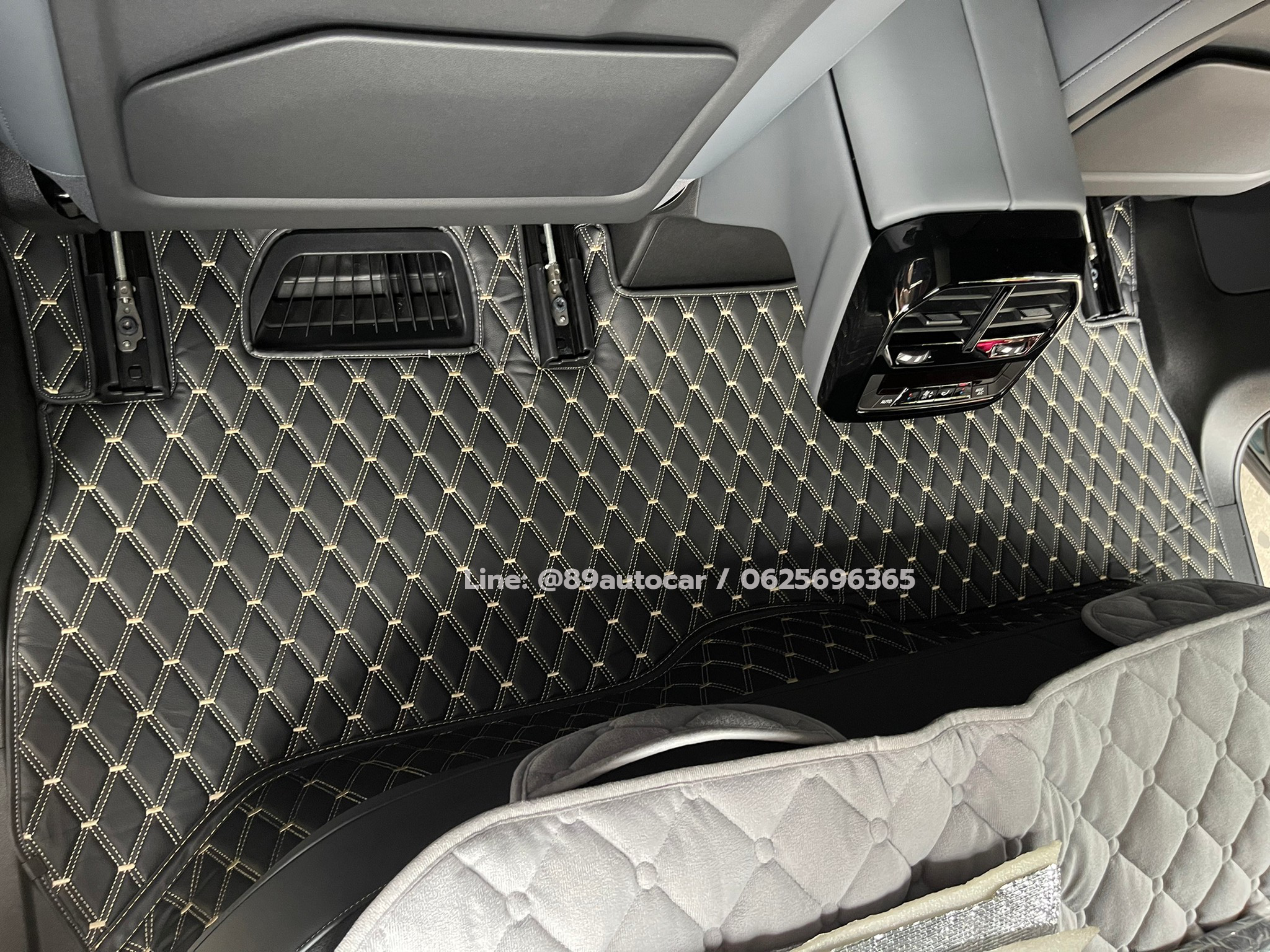 พรมปูพื้นรถยนต์ BMW IX40 ปูพรมVVIP สีดำด้ายทอง เต็มคัน