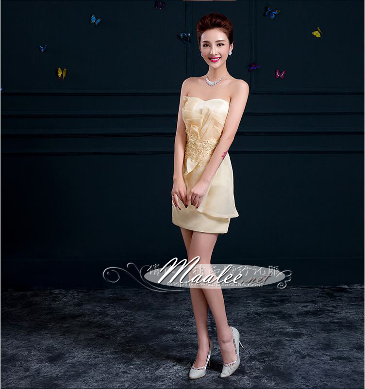 พร้อมเช่า ชุดราตรีสั้น เกาะอก สีครีม Champagne จับเดรปเล่นระดับ แต่งลูกไม้